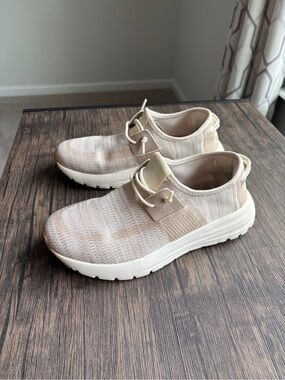 Hey Dude Women’s Sirocco Sneakers Tan